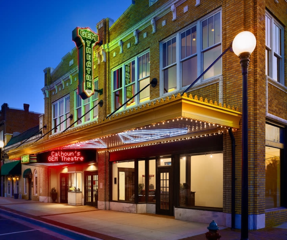 Photo of the GEM Theatre in Downtown Calhoun, Gordon County, GA